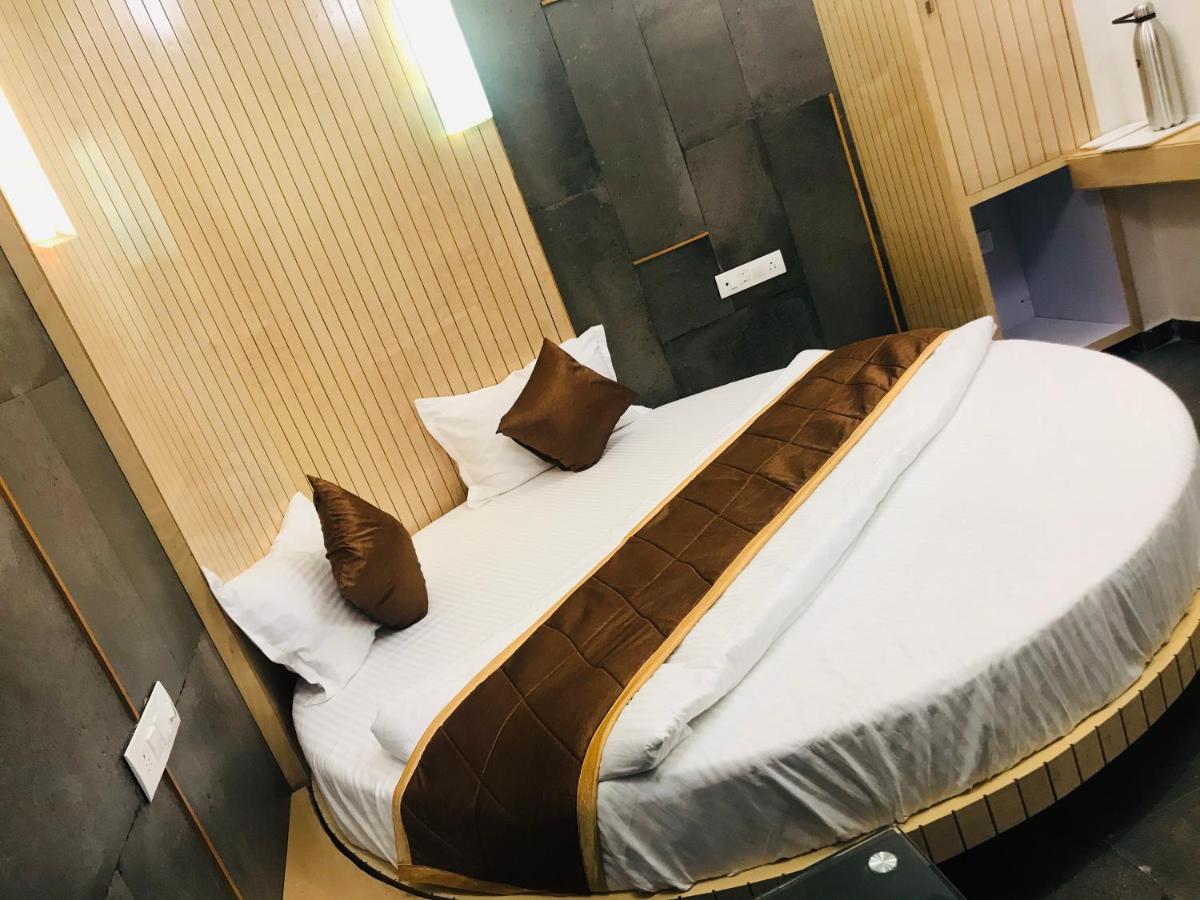 Hotel Blue Berry 간디나가르 외부 사진