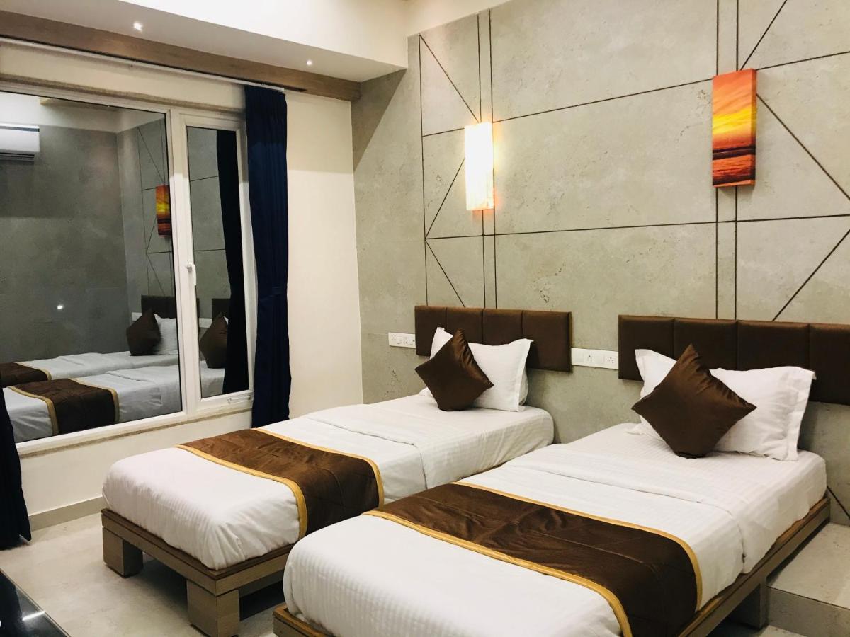 Hotel Blue Berry 간디나가르 외부 사진